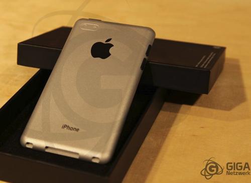 iPhone 5 Rückseinansicht Giga