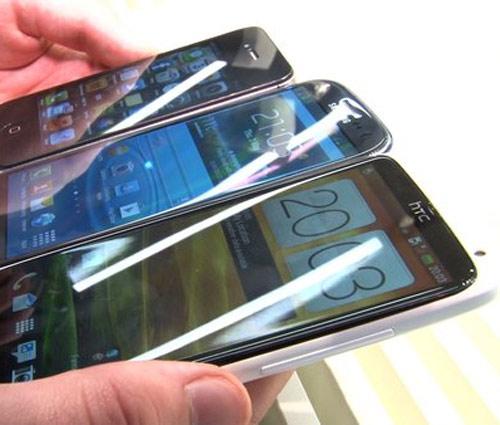Samsung Galaxy S3 iPhone 4S HTC One X
